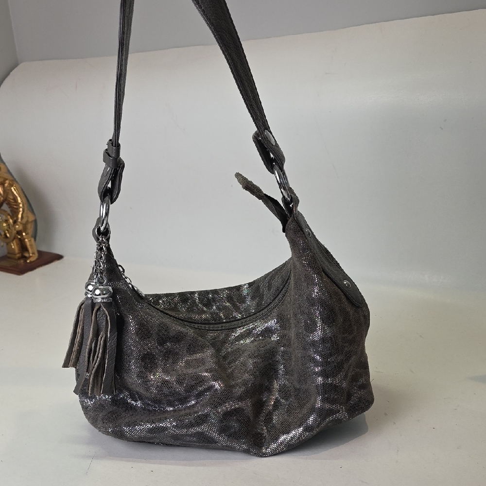 Elegant Silver Gray Leopard Print Leather Shoulder Bag - Picture 4 of 12